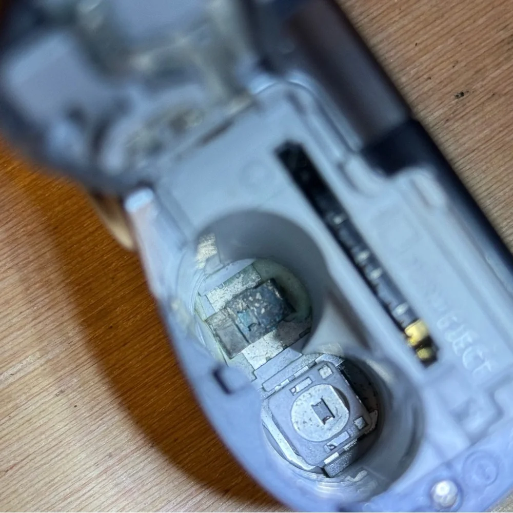 CANON PowerShot A1000 IS Digital Camera BROKEN-Won’t Turn On “Parts/Repair-Only”